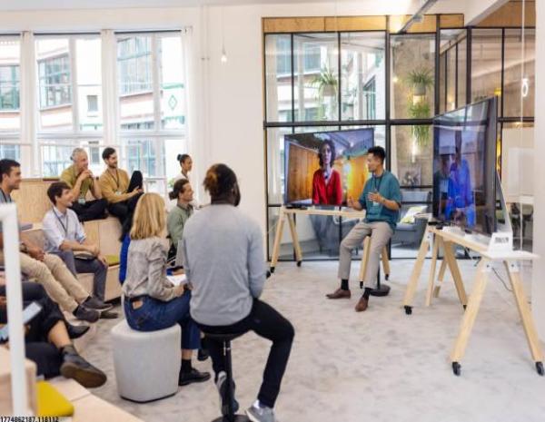 赛事纪念品设计与销售